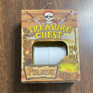 “5/$20” Pirate’s treasure chest for digging out gold and jewels